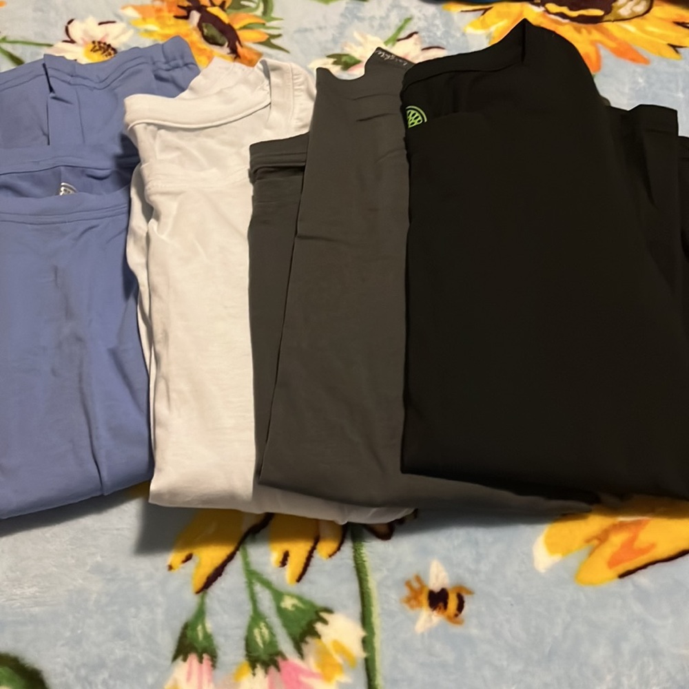 HealingHands long sleeve tops Lot of 4